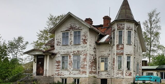 A guide to normal wear and tear in rentals | HomeVault damaged house